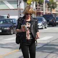 Mena Suvari departs Urth Caffe on Melrose Avenue | Picture 107054